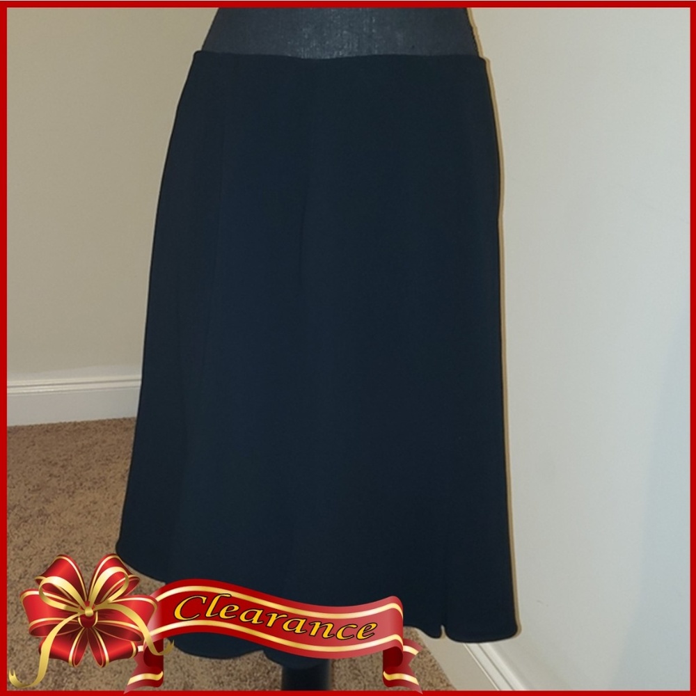 Black flounce skirt